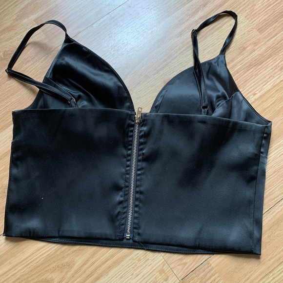 Top - Picture 2 of 4